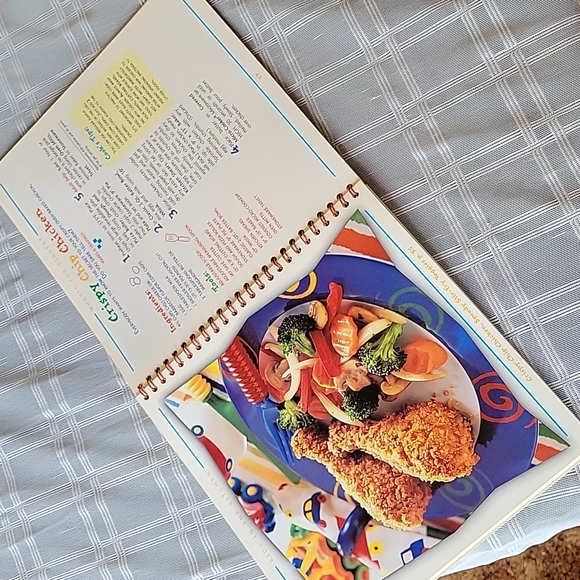 The Pampered Chef - Kids in the Kitchen Cookbook - Picture 8 of 9